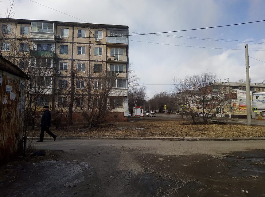 Подозреваемый побежал к выходу из ГСК Фото: Евгения МОЛОТОВА