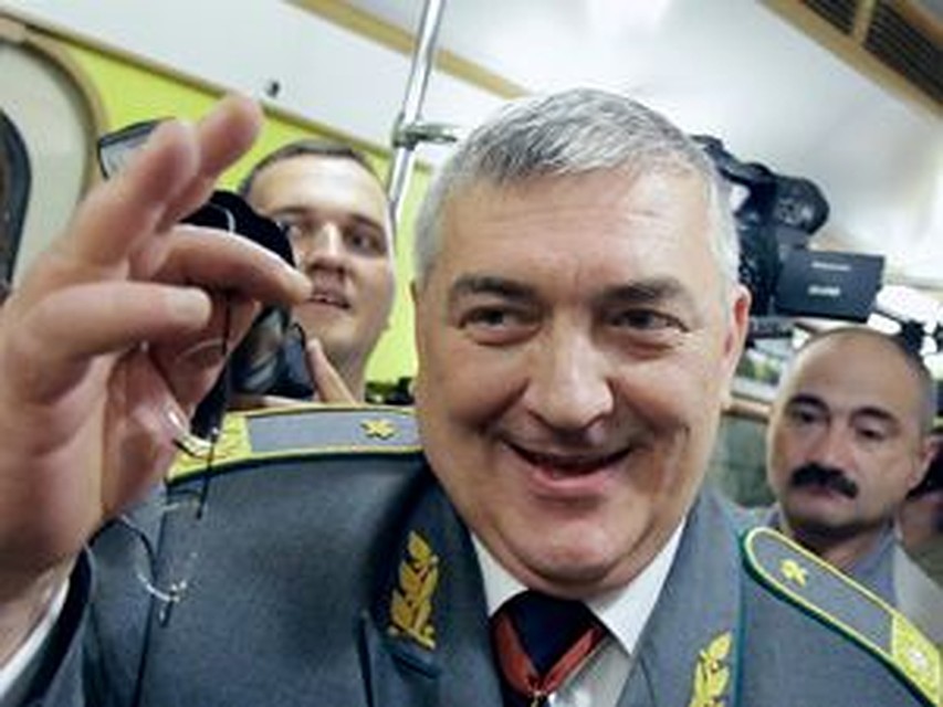 Когда Дмитрий Гаев торжественно открывал переход на станции метро «Белорусская» 10 декабря, мало кто знал, что скоро он окажется на грани увольнения.