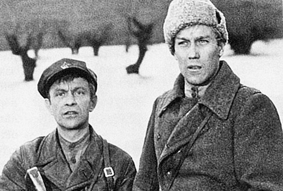 «Служили два товарища». Молчаливость героя Янковского подчеркивала говорливость героя Ролана Быкова.