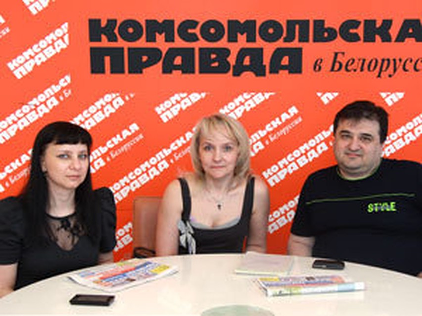 Анна Малинина, Елена Гринкевич и Евгений Ливянт полгода консультировали на нашем сайте поступающих. Фото: Николай СУХОВЕЙ