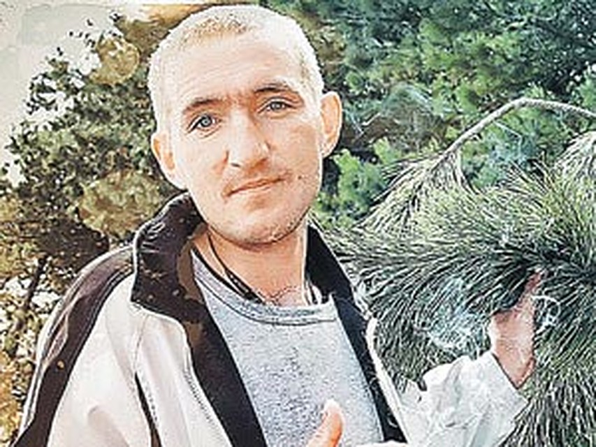После убийства рыбаков местные жители стали обходить стороной кафе, которое держал Игорь Кепель