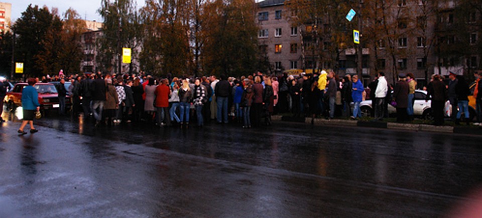 На митинг собралось около тысячи брянцев.