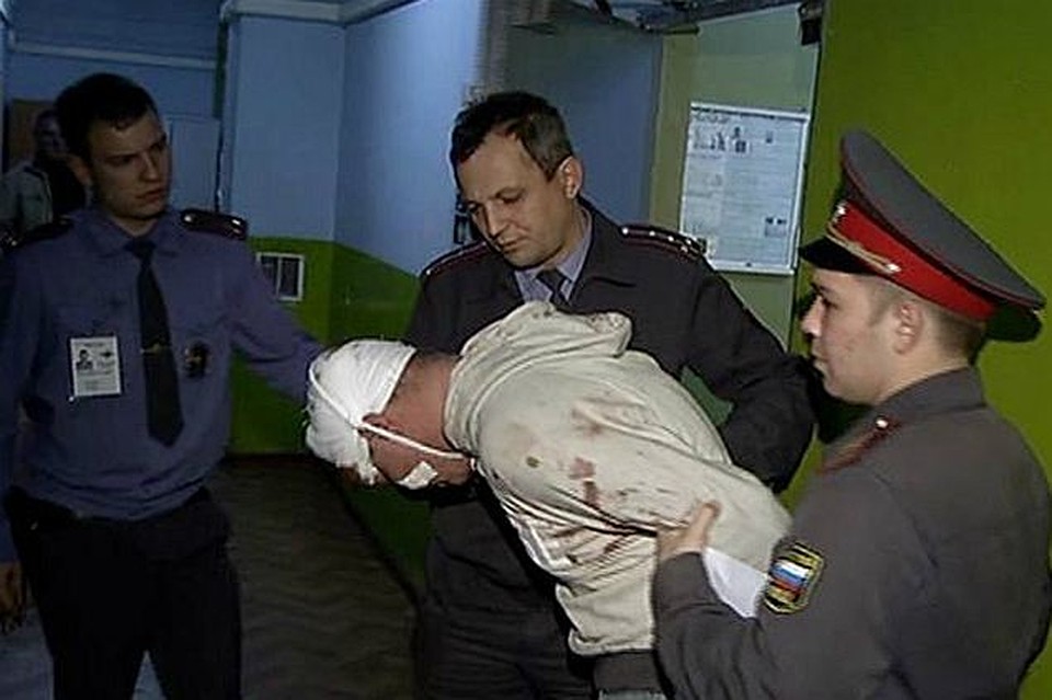 В отделении полиции горе-водитель заявил, что не помнит произошедшего, но хочет застрелиться. Фото: Александр БОЙКО