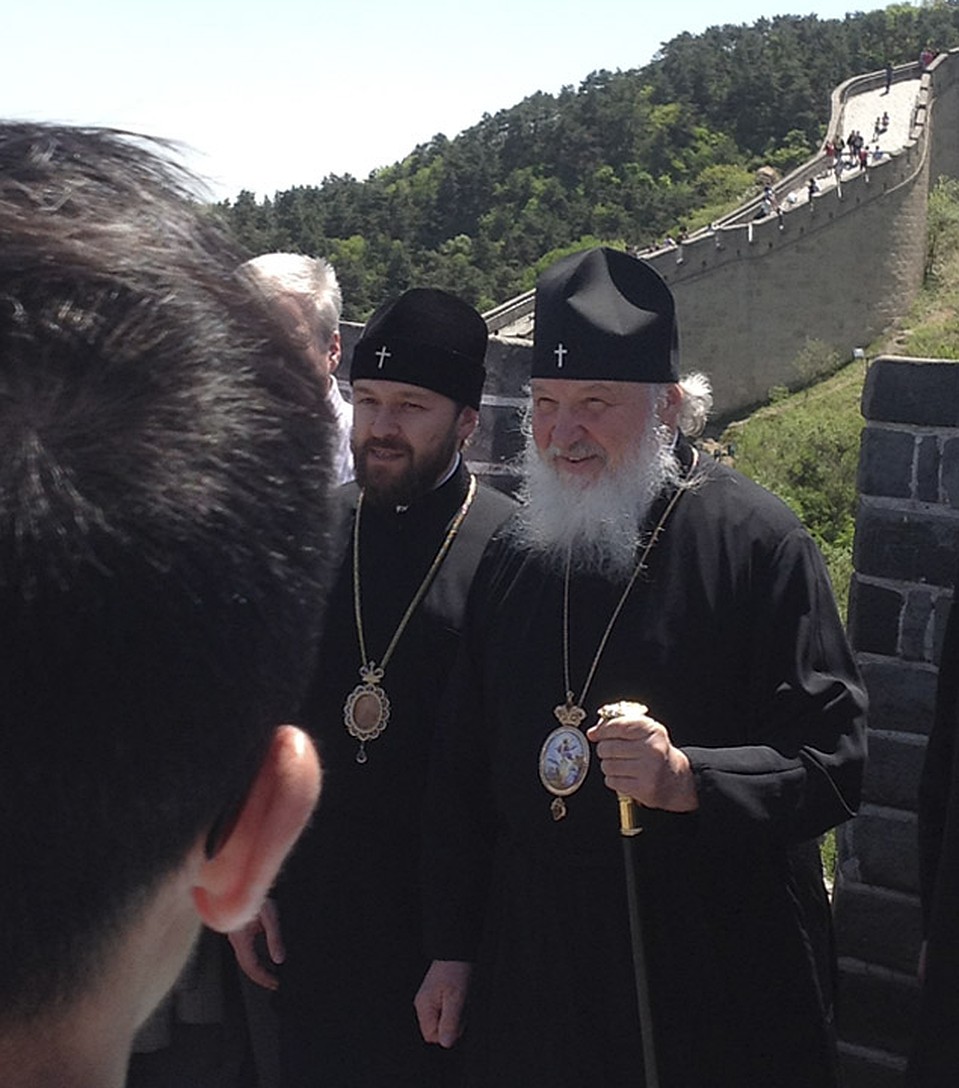 Патриарх Кирилл и митрополит Иларион на участке Бадалин
