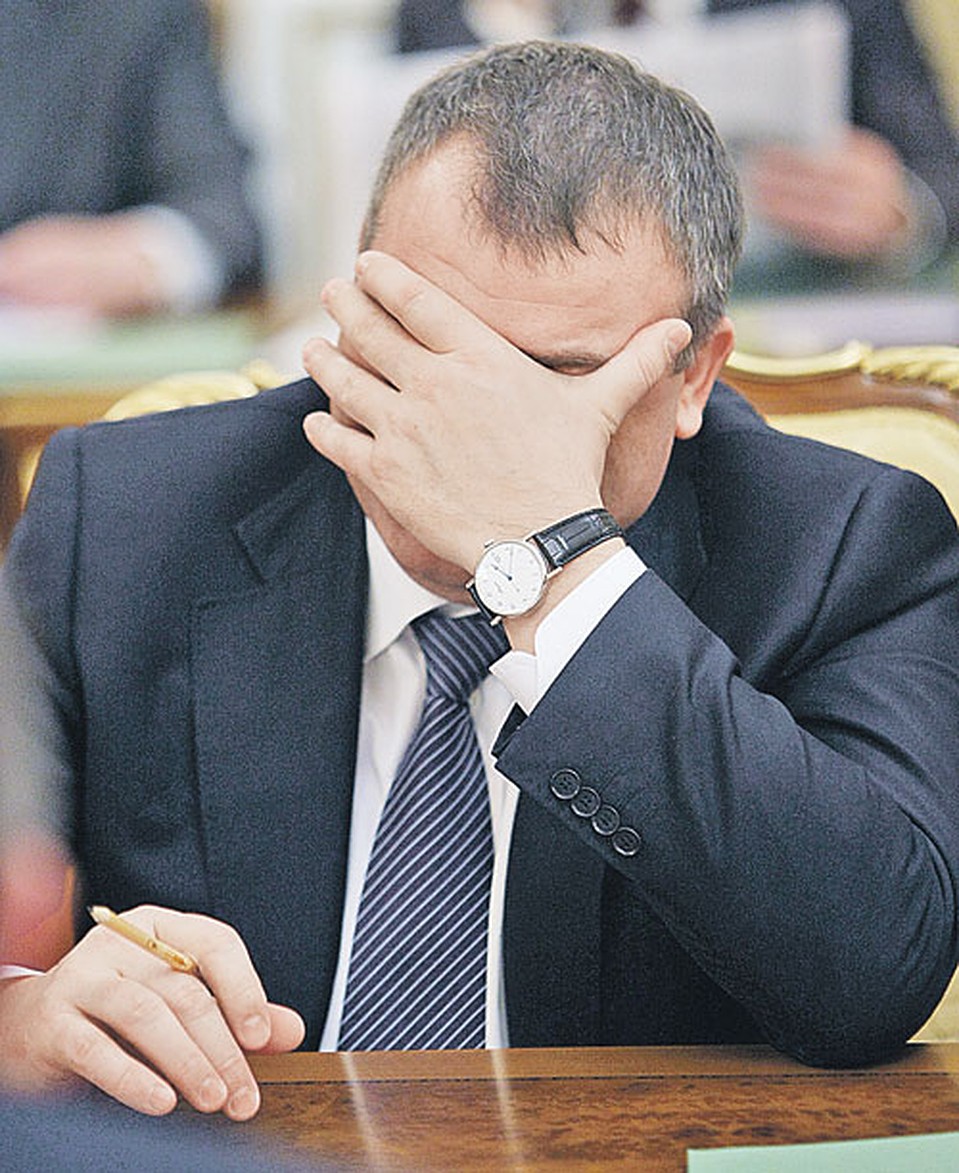 Экс-министру обороны придется еще походить на допросы. Фото: Владимир ВЕЛЕНГУРИН