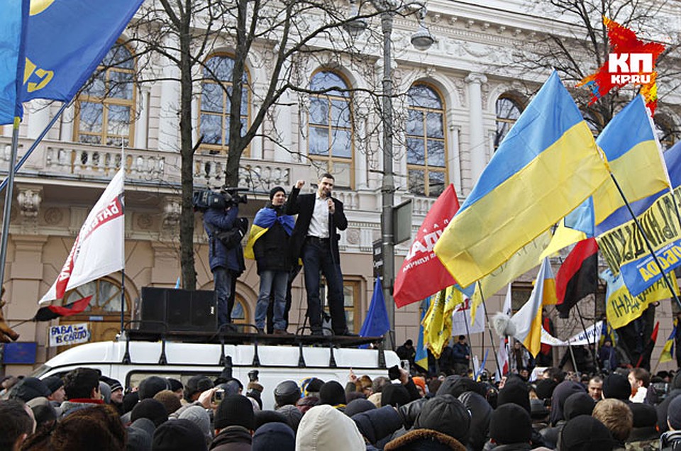 Со сцены это говорили так долго, что это стало фоном Фото: REUTERS