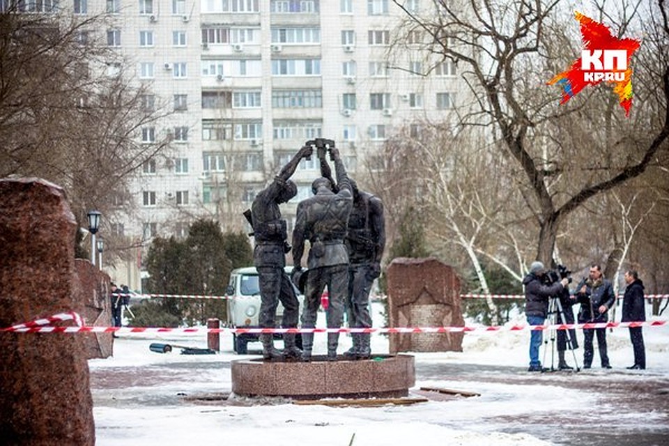 Высота монумента - 2,5 метра Фото: Алексей КОПАЕВ