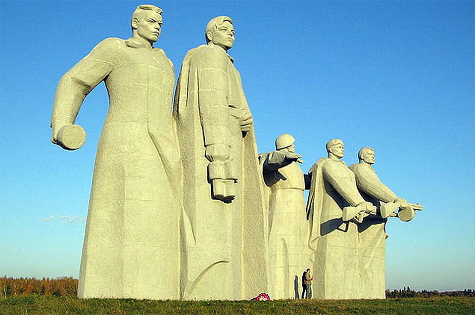 «Мемориал героям-панфиловцам» у разъезда Дубосеково. Фото: Commons.wikimedia.org