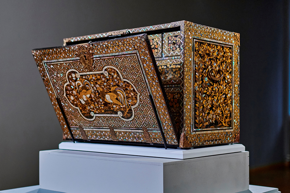 В Музеи Кремля вернули две редкие ценности из восточной коллекции