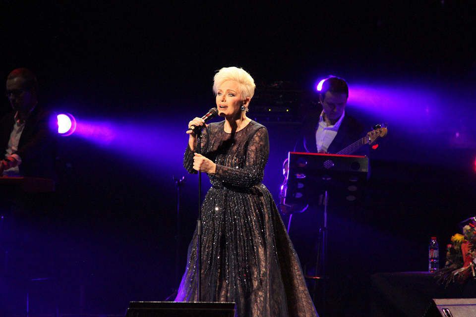 Лада Дэнс показала пародию на Ирину Понаровскую в шоу «Точь-в-точь»