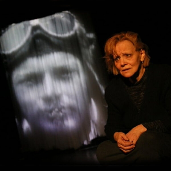 Спектакль «Мать обвиняет»