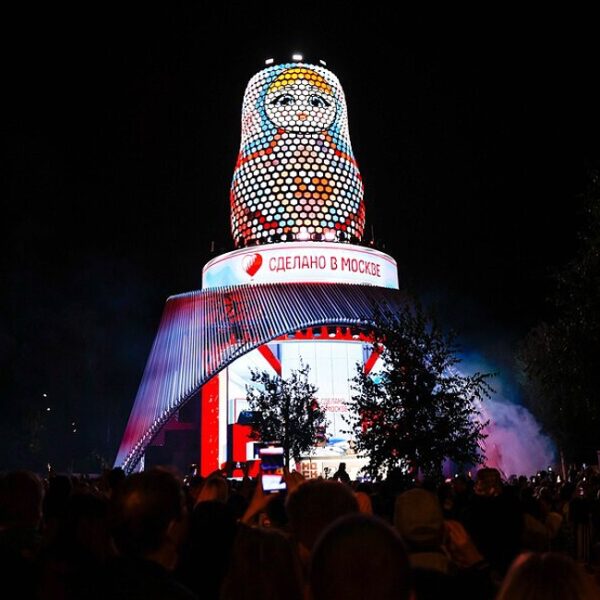 Световое шоу в День народного единства «Матрешка Москвы»