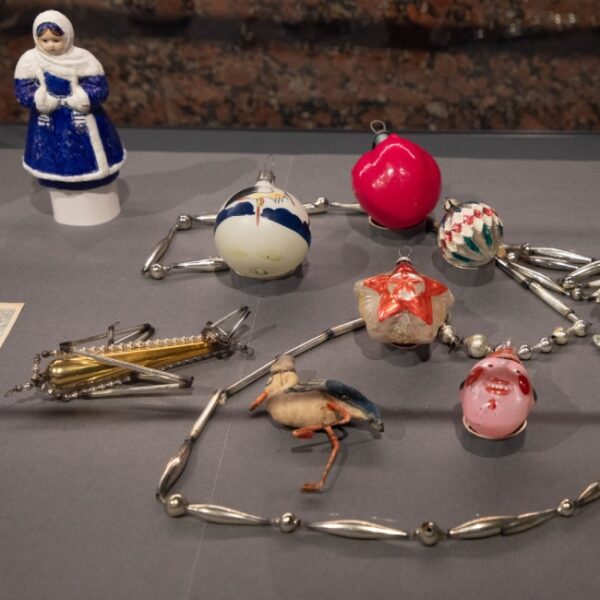 Выставка «Новогодние страницы» в Музее Победы