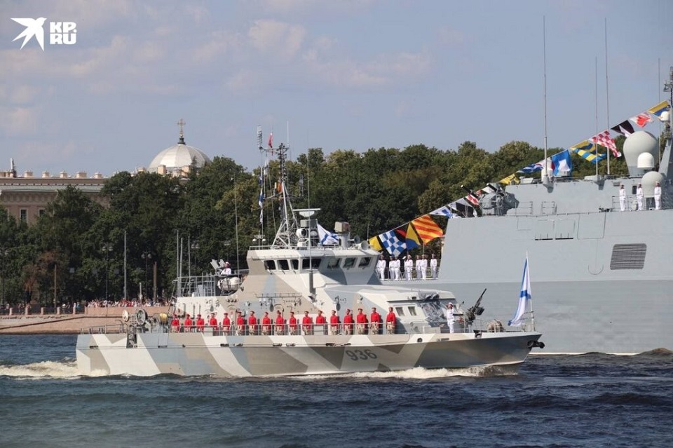 Видео репетиции парада на День ВМФ в Санкт-Петербурге 14 июля 2022: прямая онлайн-трансляция