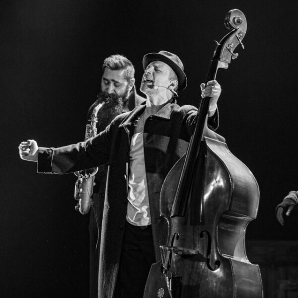 Пластический спектакль «Блошиный рынок»