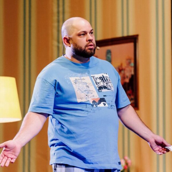 Спектакль «Ни дать, ни зять»