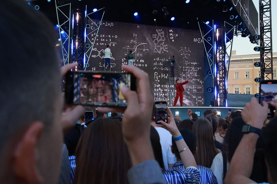 Концерт на Алые паруса в Санкт-Петербурге 28 июня 2025: видео