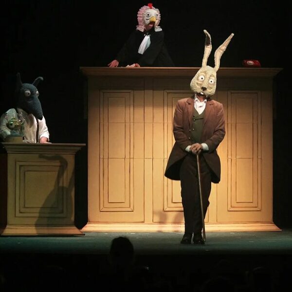 Спектакль «Дело трех поросят»