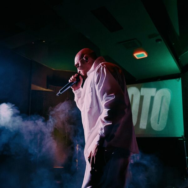 Концерт Артема Тото