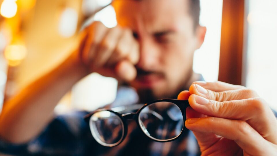 Потеря зрения у взрослых