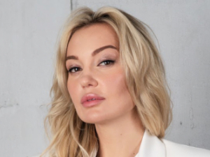 Александра Чистякова