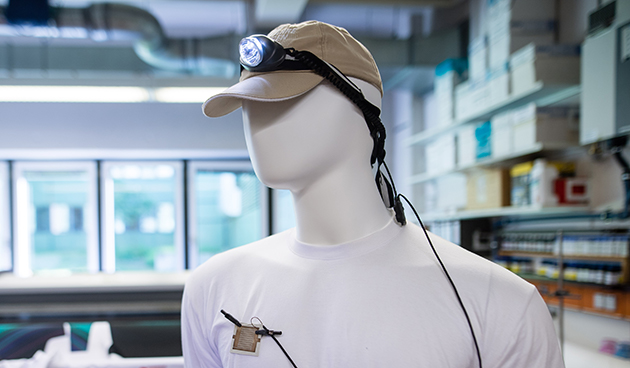 Налобный фонарик с интеллектуальными функциями