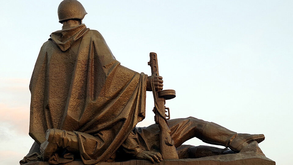 23 Февраля в России в 2026 году: история и традиции Дня защитника Отечества