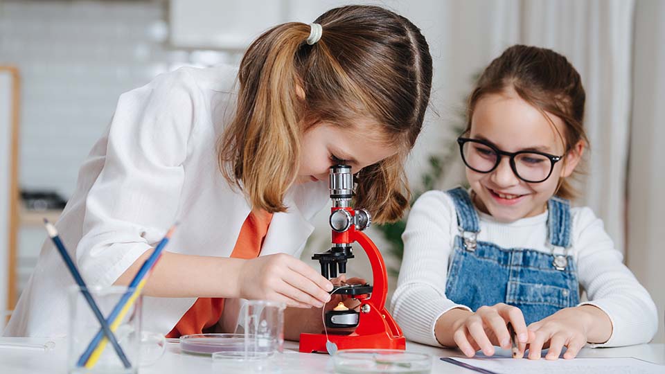 11 лучших детских микроскопов в 2025 году