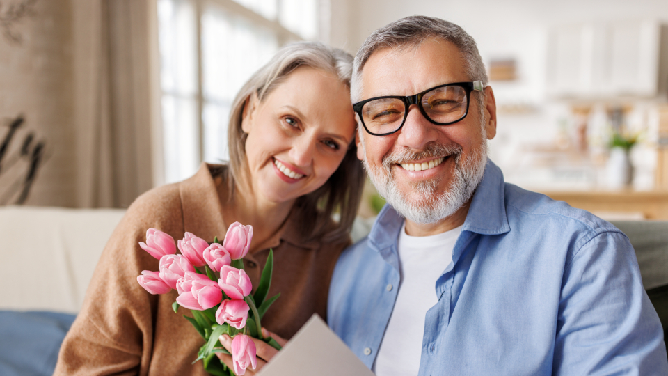 20+ картинок и открыток на День пожилого человека в 2026 году