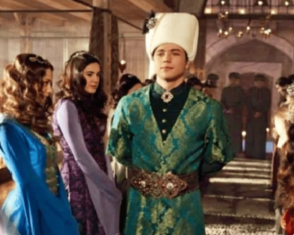 Только Джихангир мог претендовать на трон Сулеймана. Мнение турецкого историка