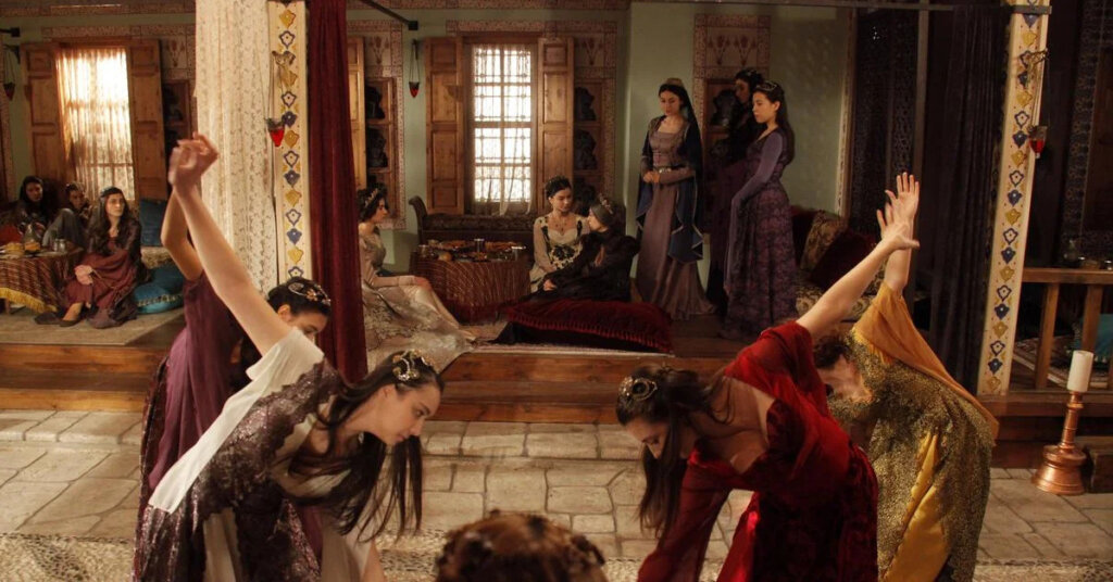 Сулейман действительно распускал гарем, но вовсе не из-за Хюррем. Вот истинная причина