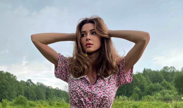 «Дикая слабость, запах и вкус пропал»: Дочь Анастасии Заворотнюк заболела коронавирусом в Крыму