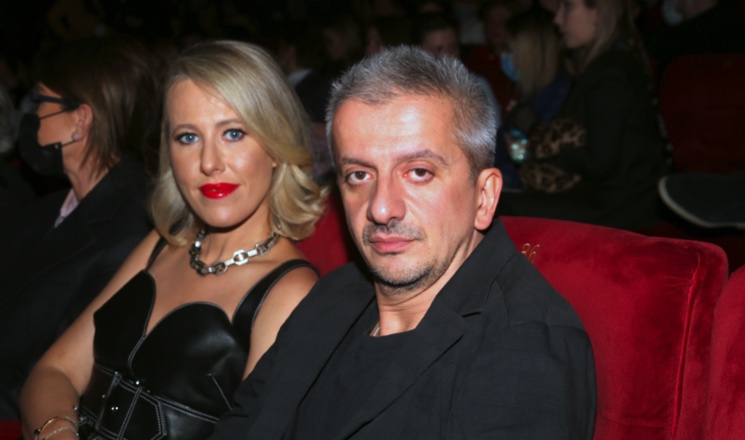 Ксения Собчак устроила Константину Богомолову свидание на крыше