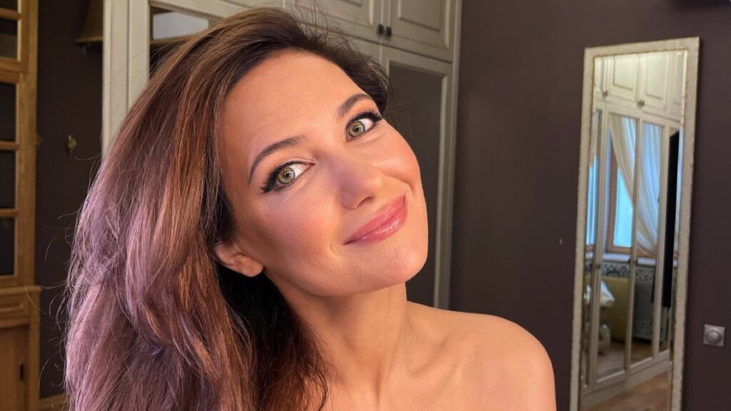 Екатерина Климова показала младшую дочь, которая похожа на своего известного отца