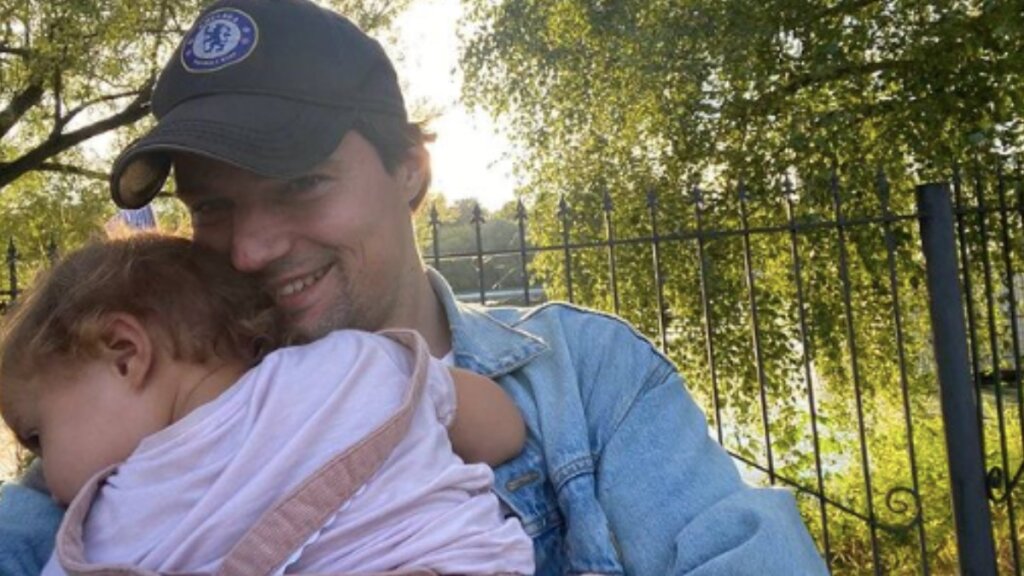 Данила Козловский впервые рассказал о сильных чувствах к годовалой дочке