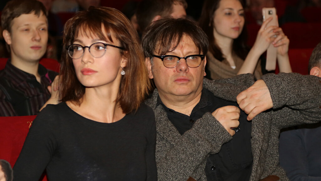 Подруга рассказала, как Валерий Тодоровский переживает смерть Евгении Брик