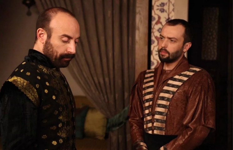 Главная соперница Хюррем, возлюбленная Ибрагима и султана, которая так и не появилась в «Великолепном веке»