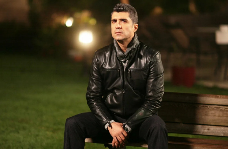 Озджан Дениз решил сэкономить на будущей жене: фанаты актера пришли в ужас