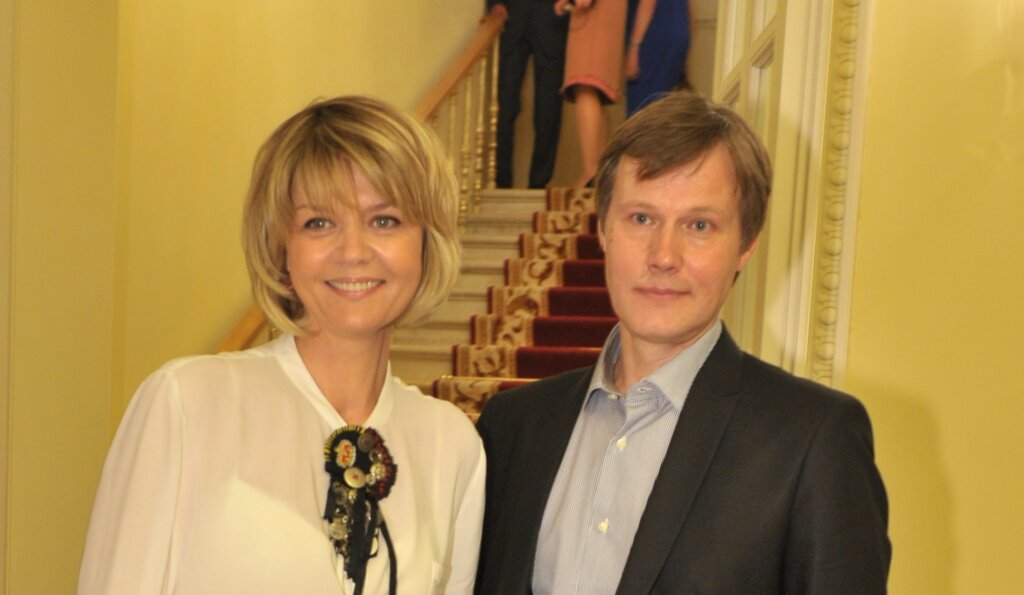 Новости шоу-бизнеса: смерть звезды сериала «Вампиры средней полосы», Паулина Андреева в траурных одеждах и семейное видео Меньшовой с Гординым