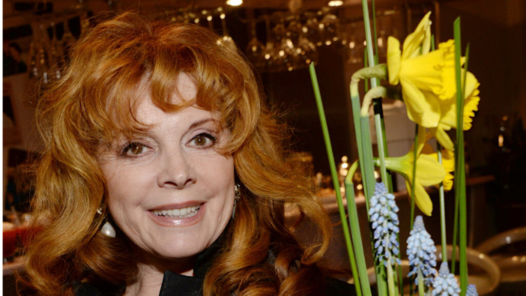 Перенесшей операцию из-за рака груди Кларе Новиковой стало хуже