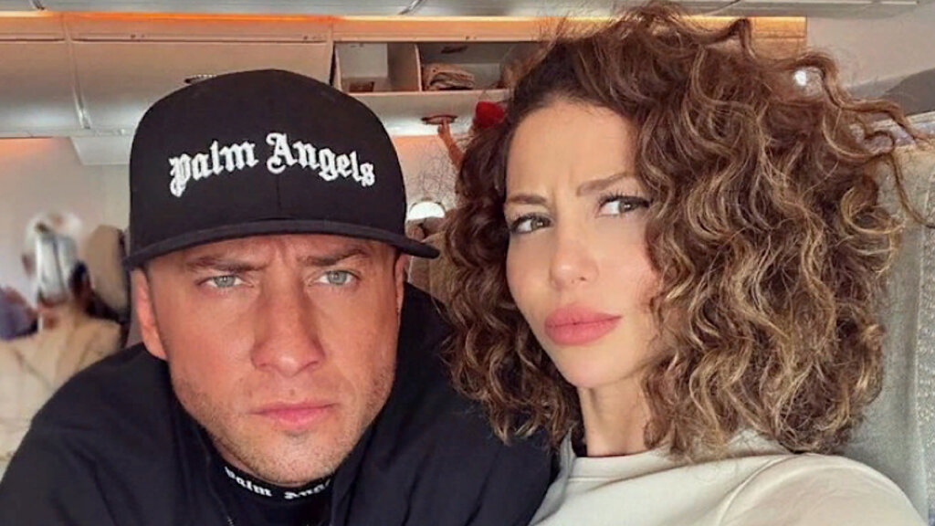 Беременная жена Павла Прилучного еле передвигает ноги и хрипит