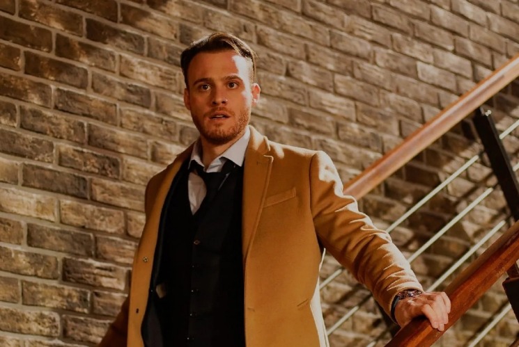 Стало известно имя новой возлюбленной Керема Бюрсина