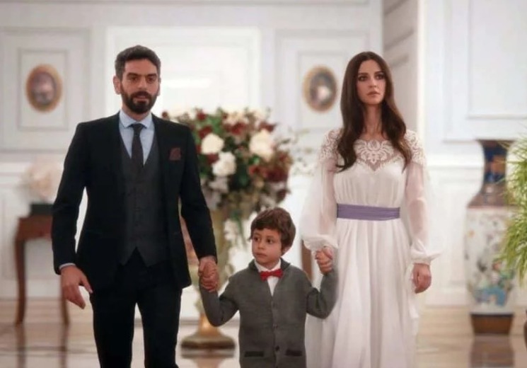 Турецкий сериал «Истерзанная»: Актеры, роли и причины для просмотра