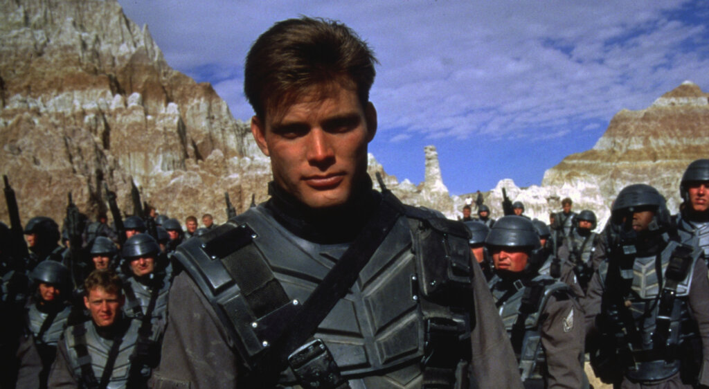 Куда пропал красавец-актер Каспер Ван Дин, сыгравший в знаменитом «Звездном десанте» и женившийся на принцессе