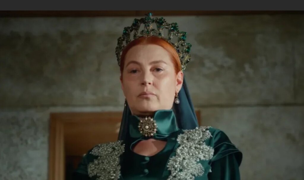 «Было обидно и больно»: Вахиде Перчин рассказала о своей роли Хюррем-султан