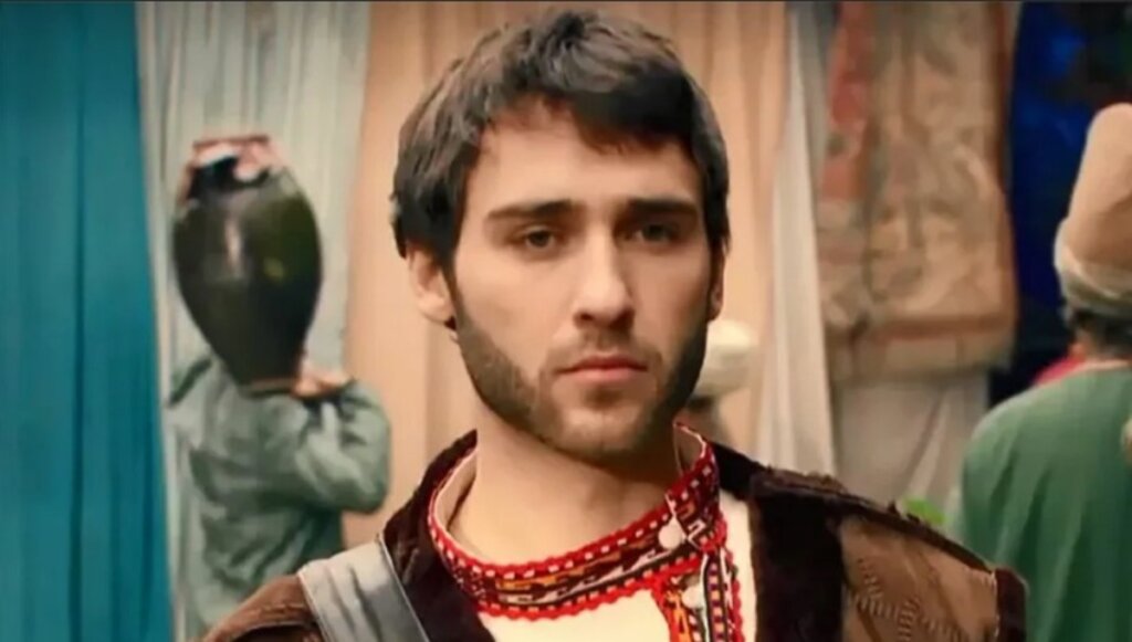 Он очень похож на меня: Как живет и чем занимается Сечкин Оздемир — Лука из «Великолепного века»