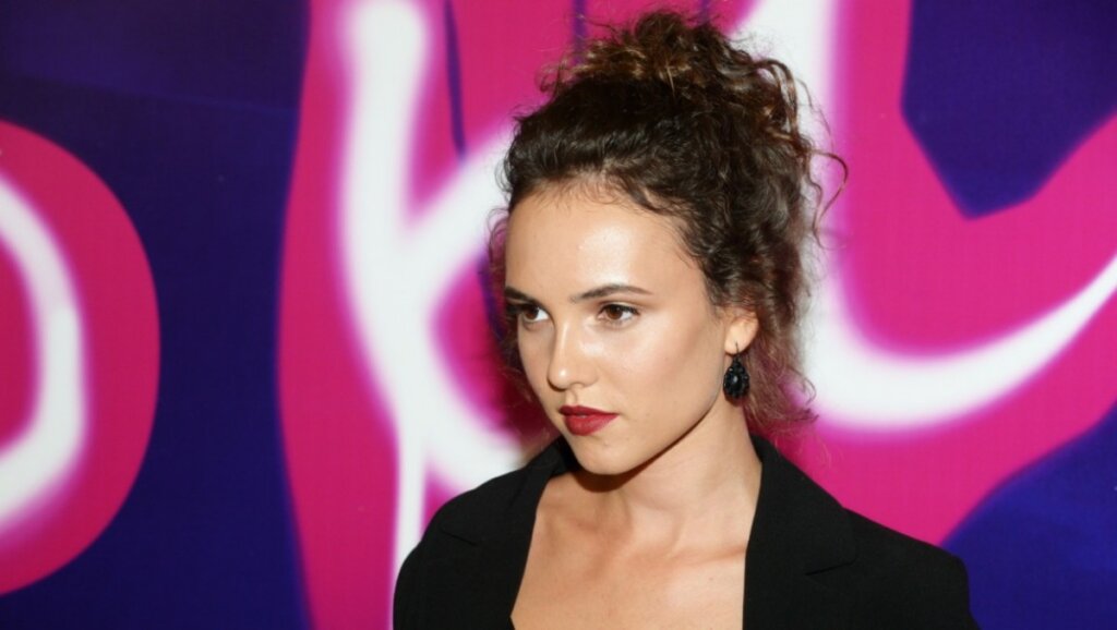 Брошенная Сашей Петровым невеста кричит и плачет после свадьбы актера