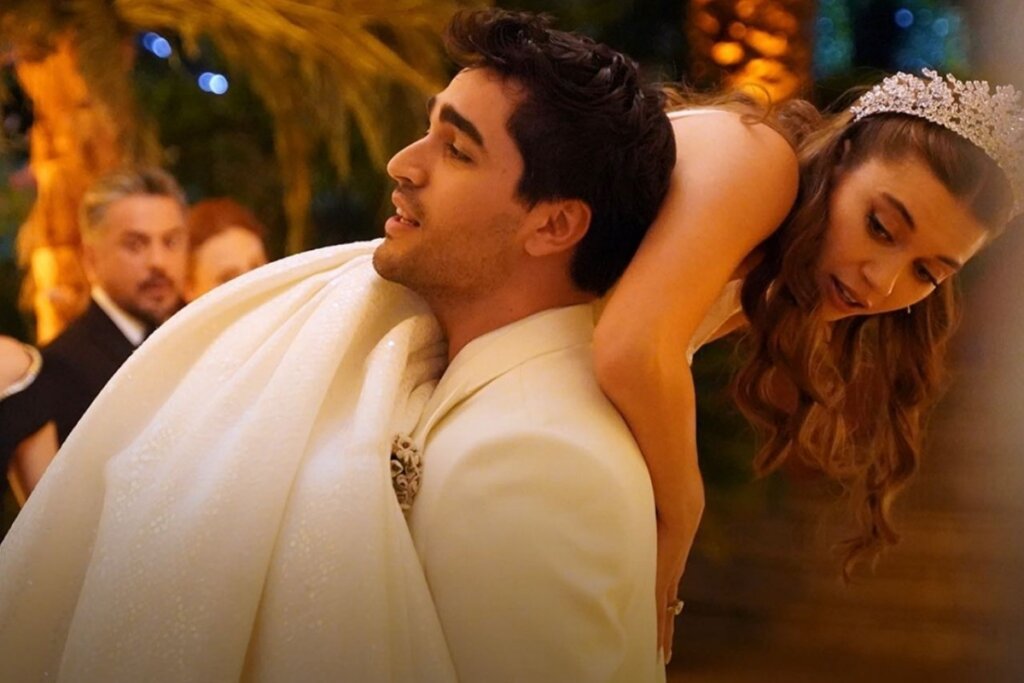 Казым встал на сторону дочерей, а Ифакат помогла СейФер поженится: что показали в 1 серии 2 сезона «Зимородка»