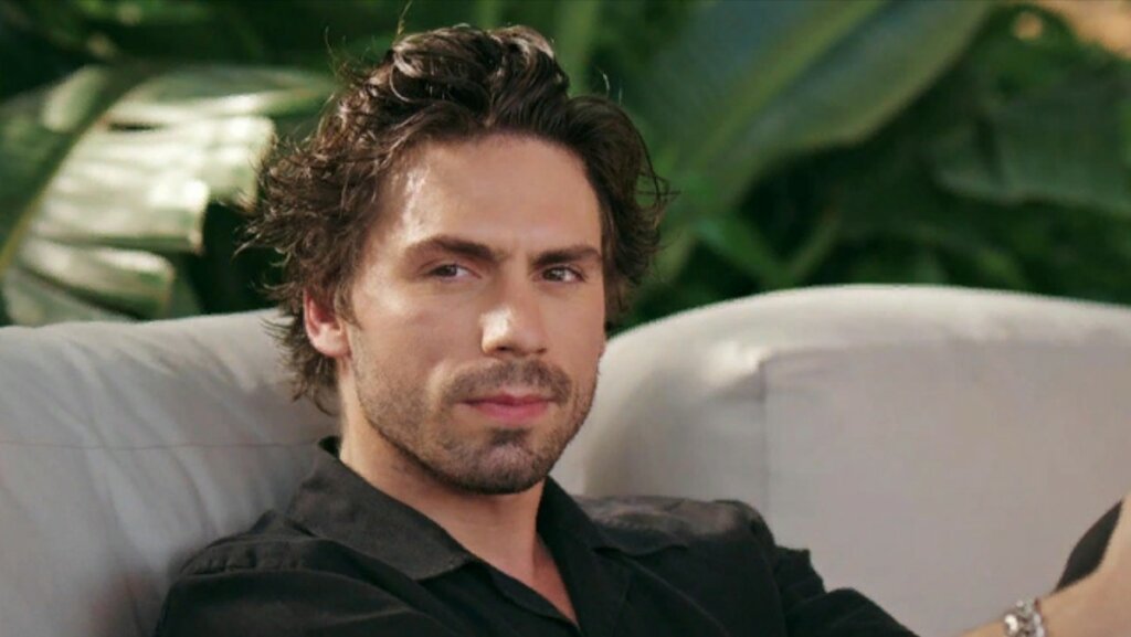 Кайя — новая жертва Пелин в «Зимородке»