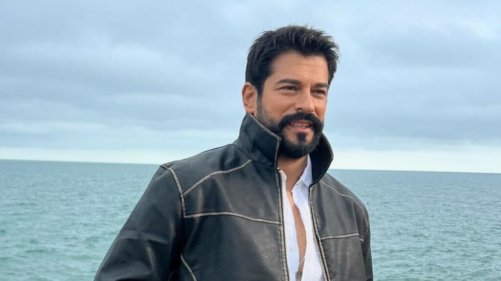 Бурак Озчивит уже в Москве — турецкий актер во всю флиртует с русской девушкой